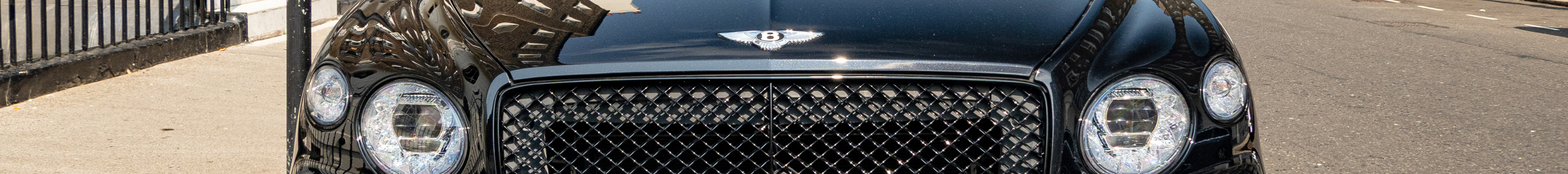 Bentley Bentayga Hybrid 2021