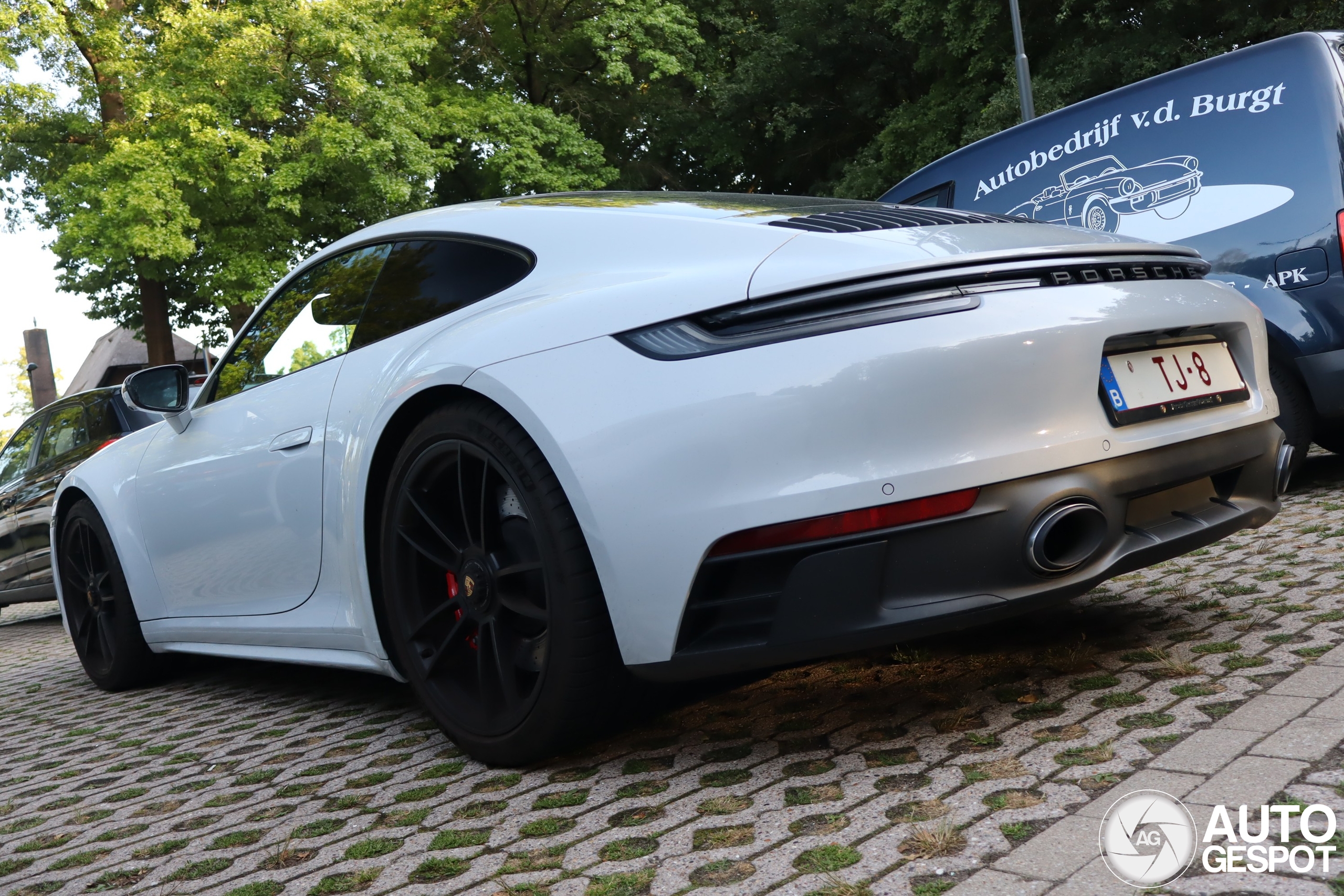 Porsche 992 Carrera 4 GTS