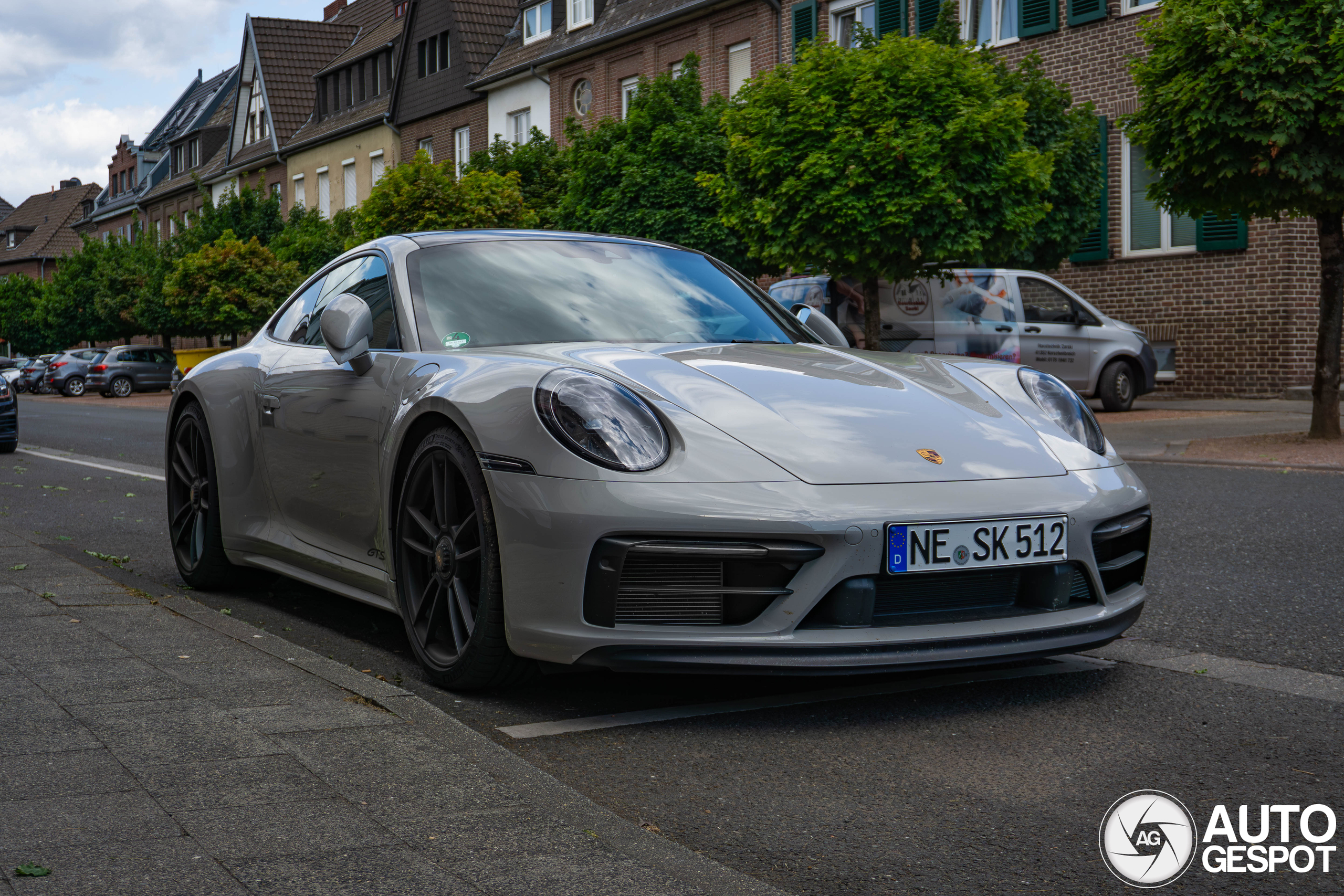 Porsche 992 Carrera 4 GTS