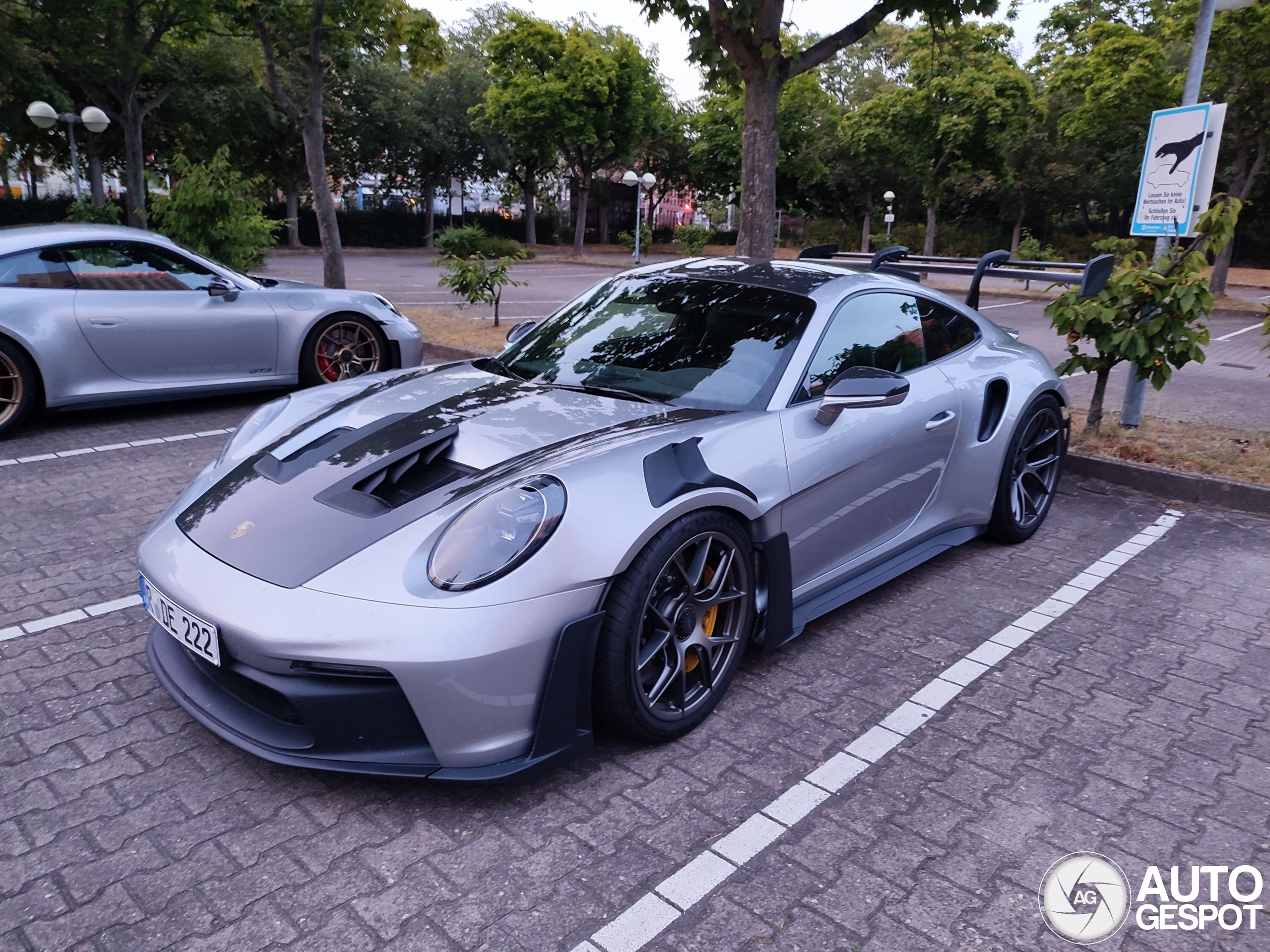 Porsche 992 GT3 RS MkI Weissach Package