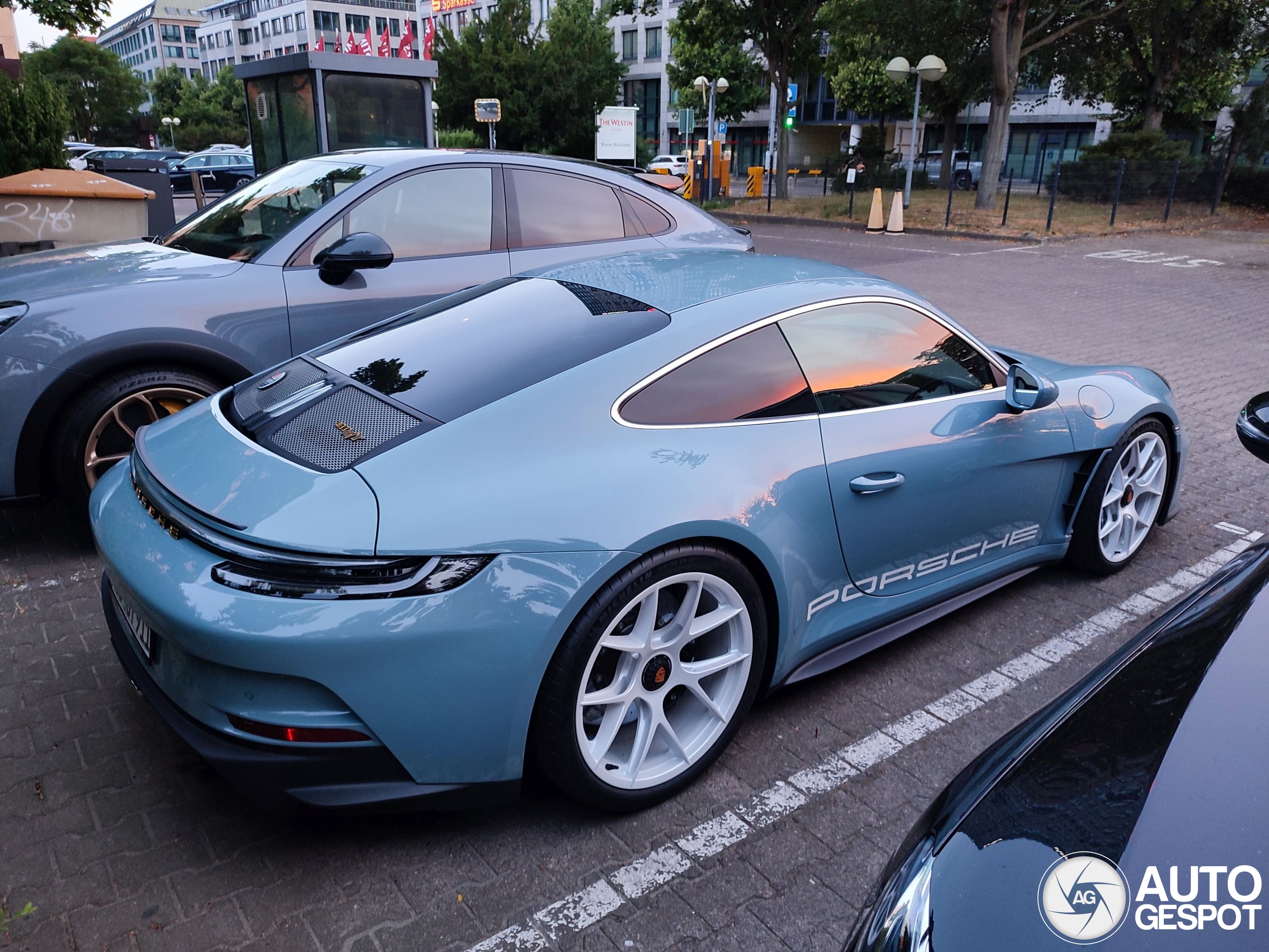 Porsche 992 S/T