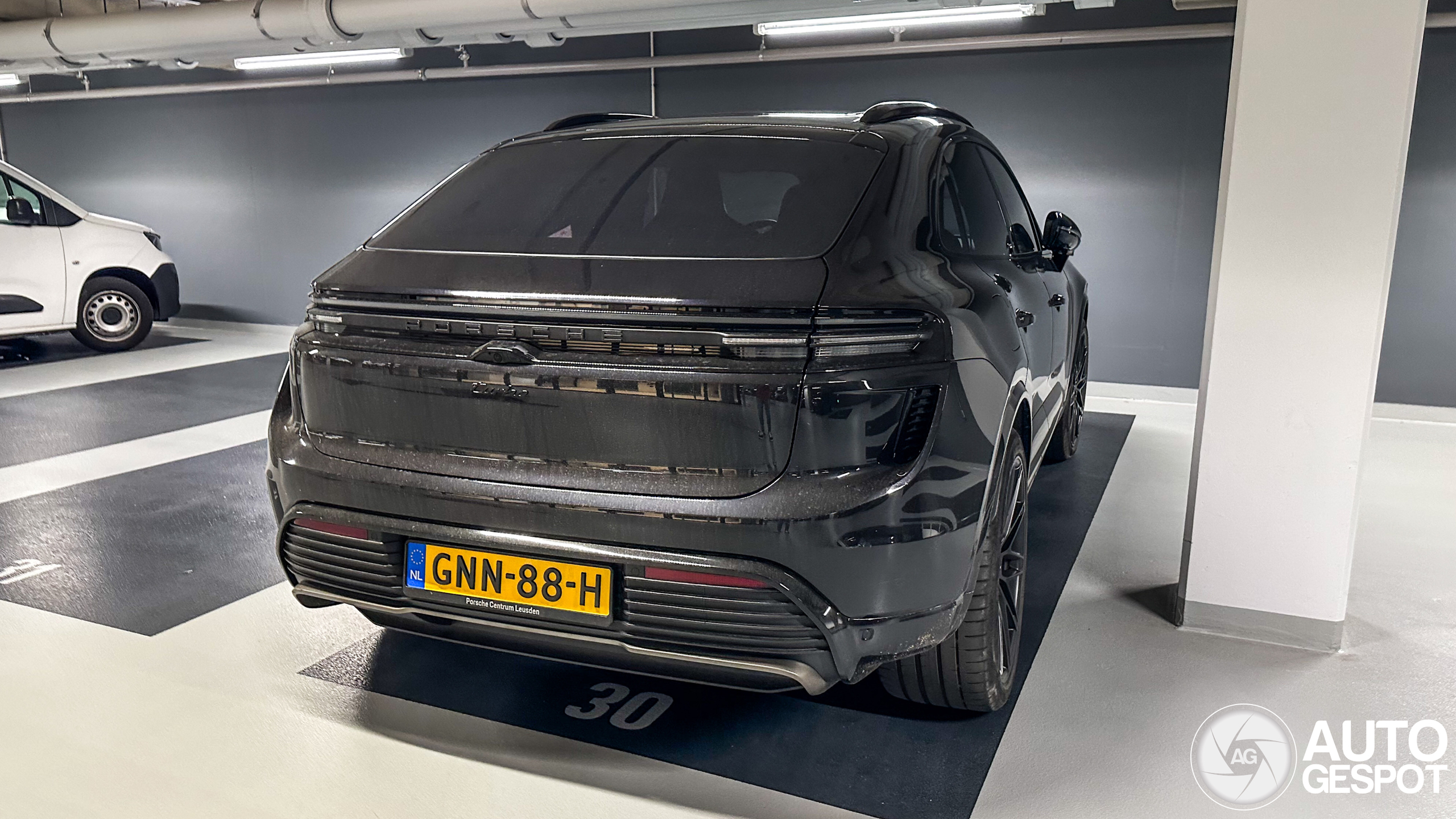 Porsche Macan EV Turbo