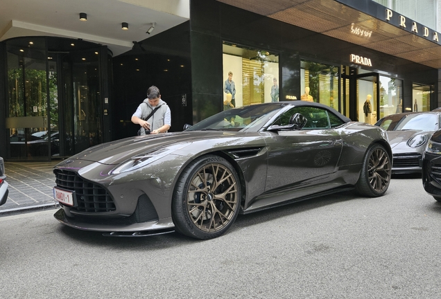 Aston Martin DB12 Volante