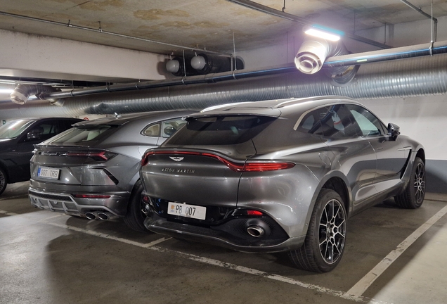Aston Martin DBX
