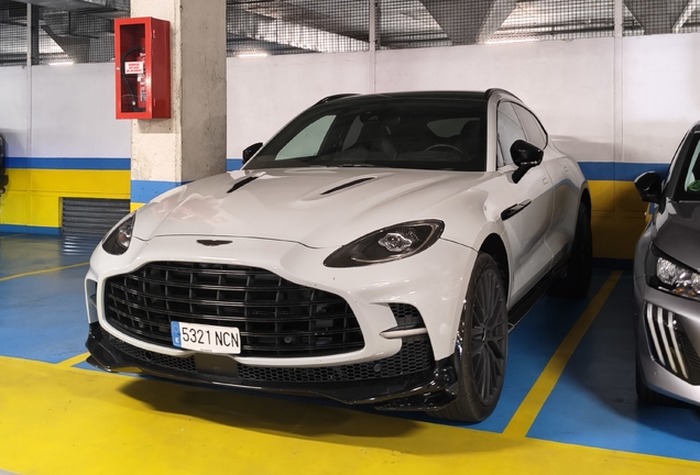 Aston Martin DBX707