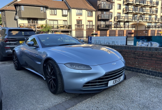 Aston Martin V8 Vantage 2018