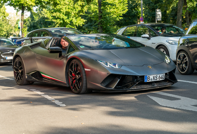Lamborghini Huracán LP640-4 Performante Spyder