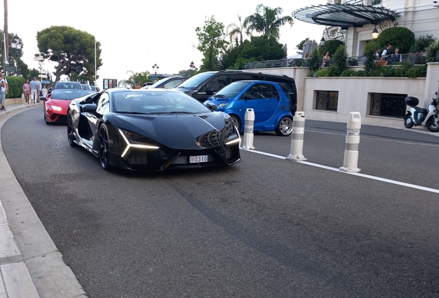Lamborghini Revuelto