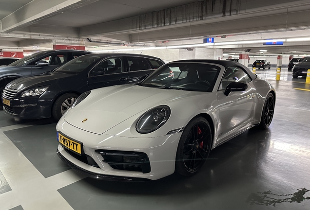 Porsche 992 Carrera 4 GTS Cabriolet
