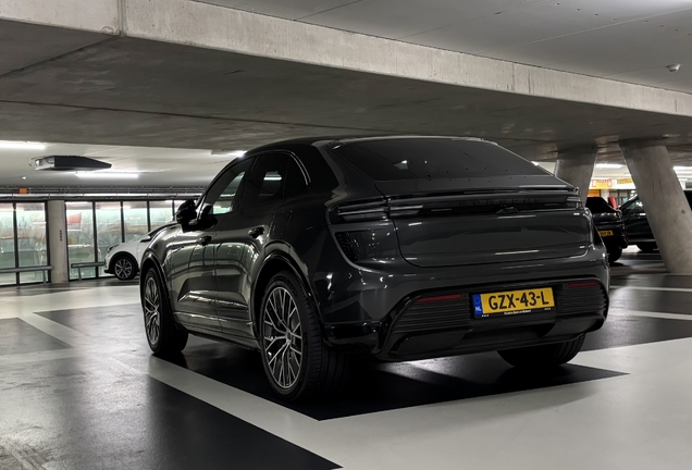 Porsche Macan EV Turbo
