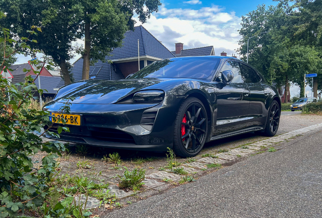 Porsche Taycan GTS Sport Turismo