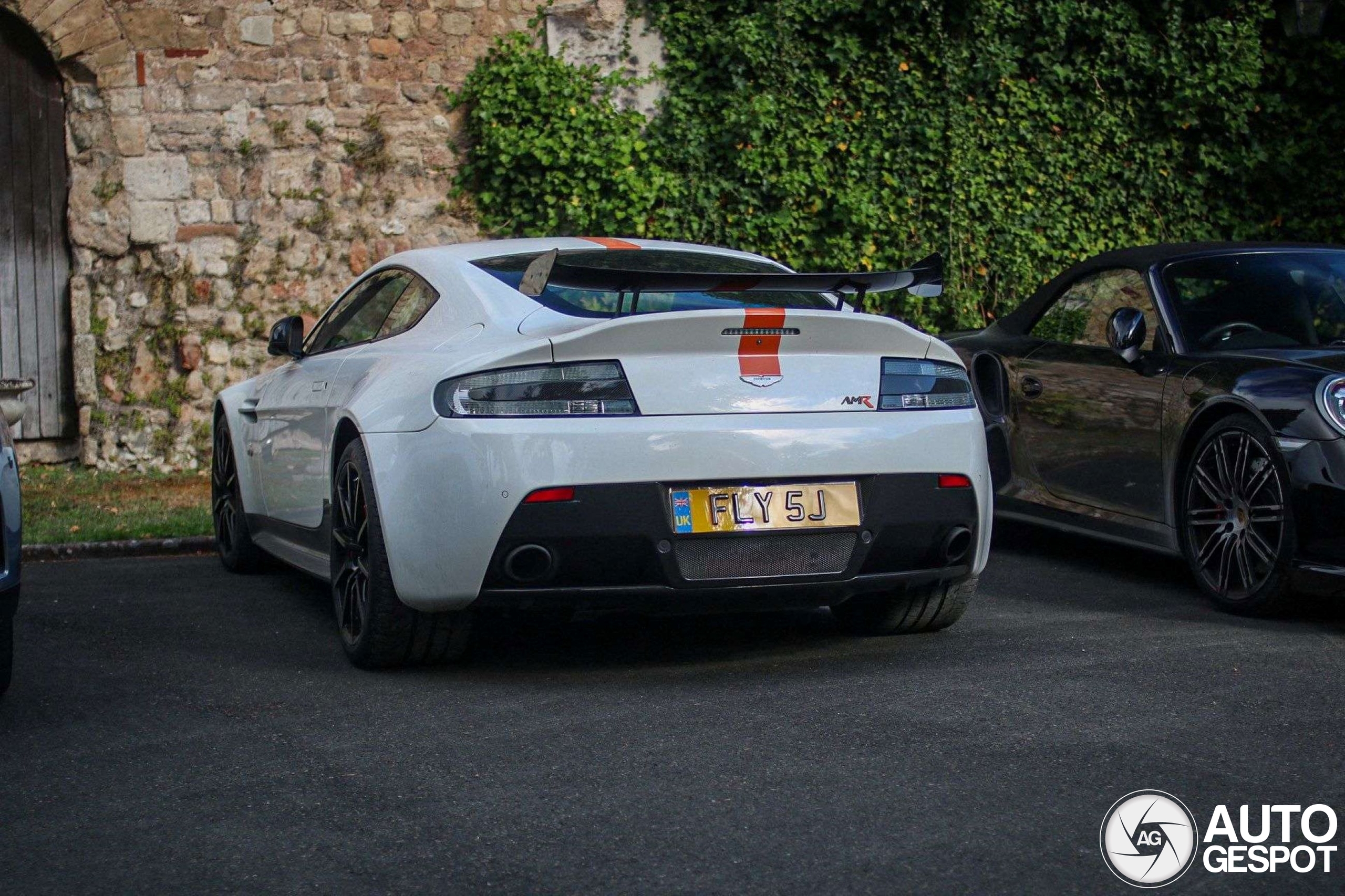 Aston Martin V12 Vantage S AMR