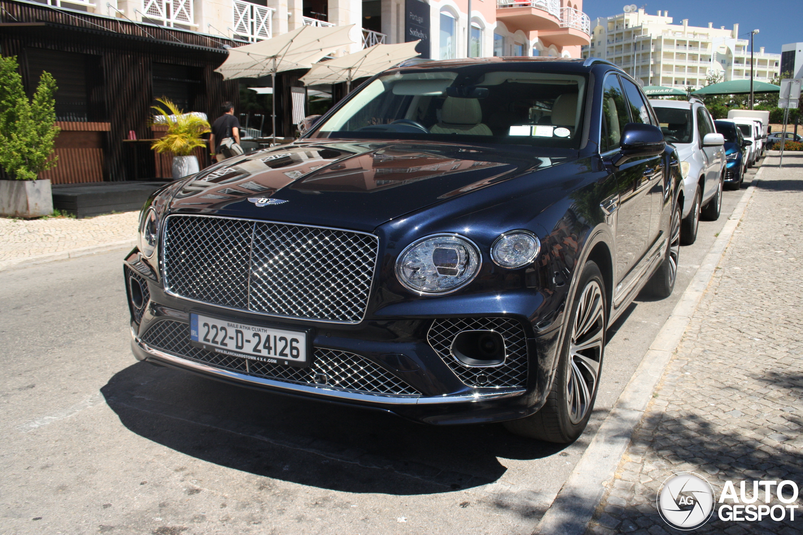 Bentley Bentayga Hybrid 2021
