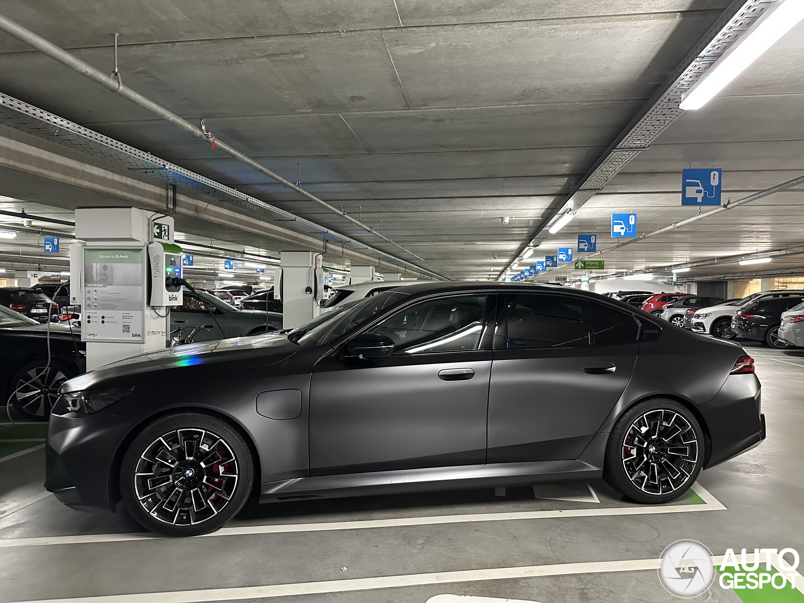 BMW M5 G90