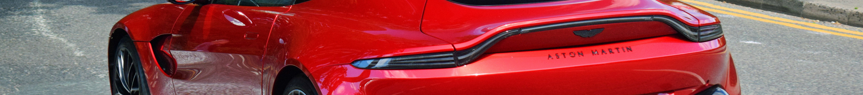 Aston Martin V8 Vantage 2018