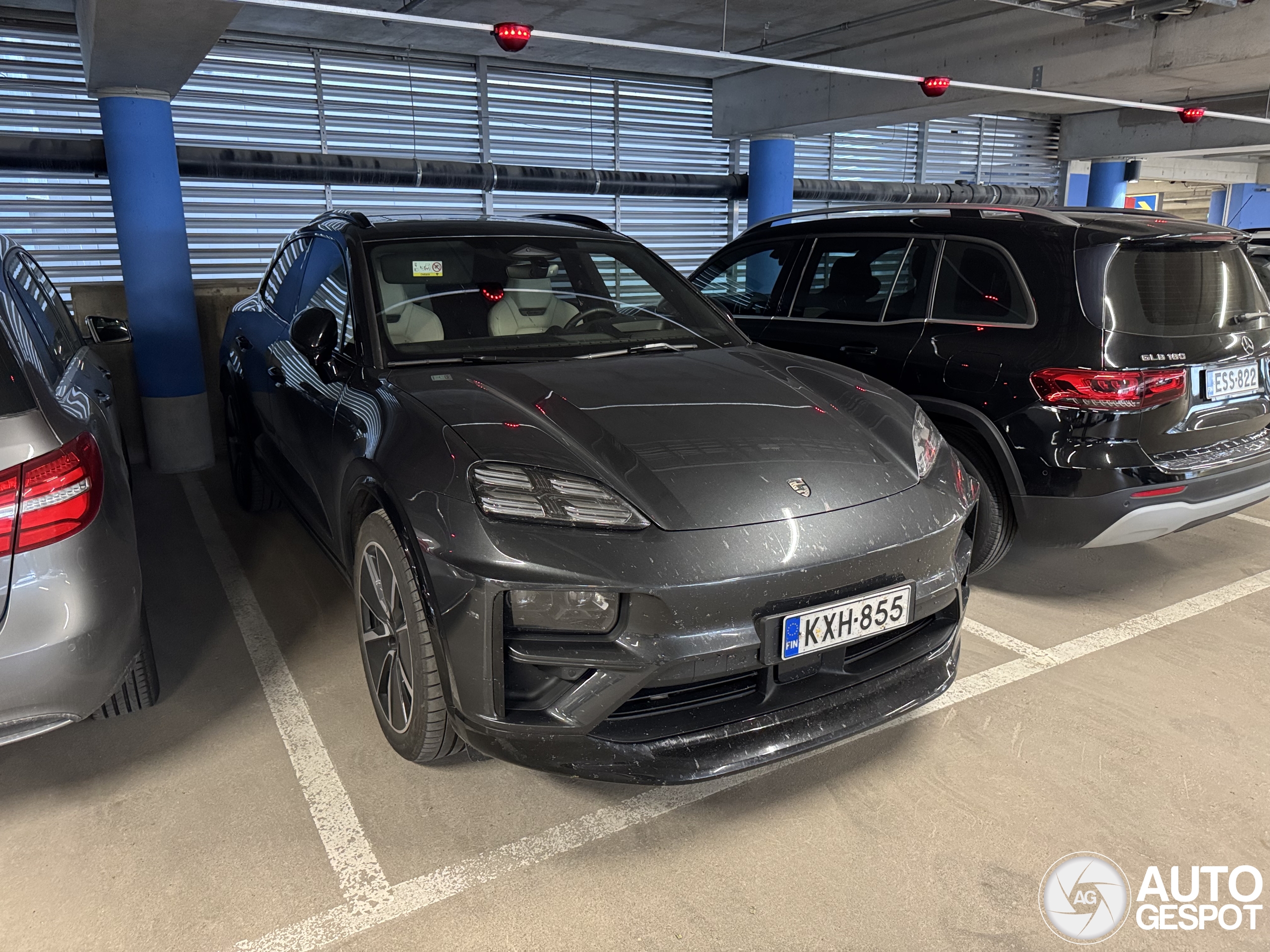 Porsche Macan EV Turbo
