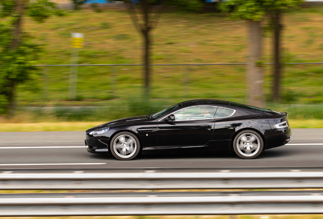 Aston Martin DB9