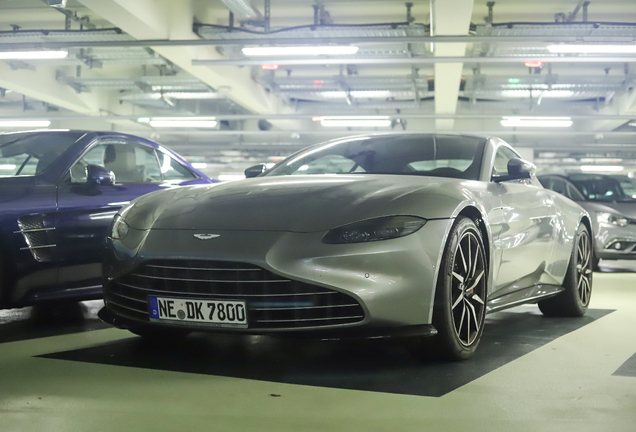 Aston Martin V8 Vantage 2018
