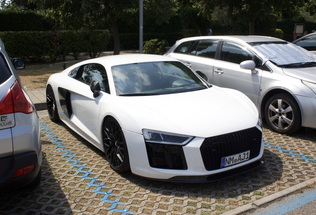 Audi R8 V10 Plus 2015