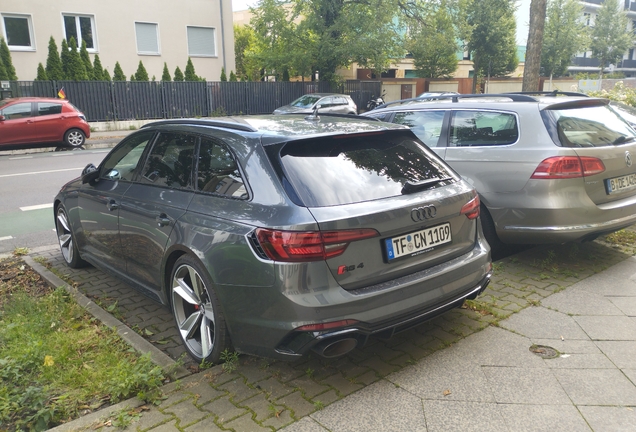 Audi RS4 Avant B9