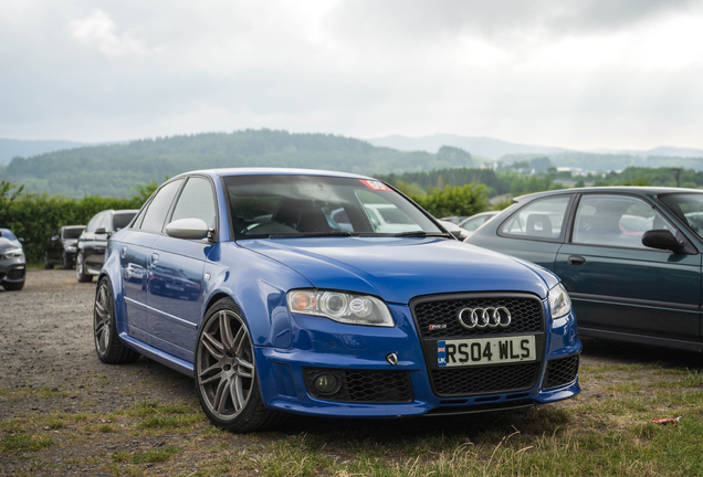 Audi RS4 Sedan