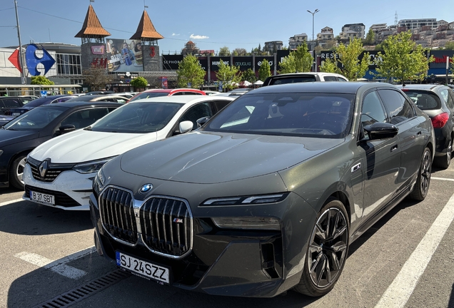 BMW M760e xDrive
