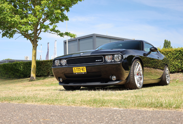Dodge Challenger SRT-8