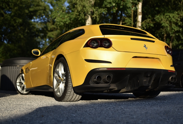 Ferrari GTC4Lusso T