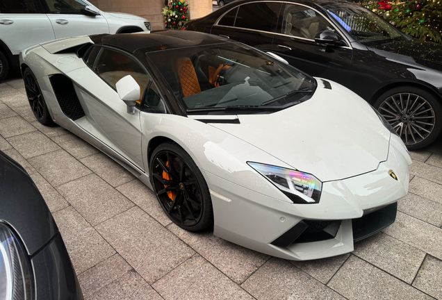 Lamborghini Aventador LP700-4 Roadster