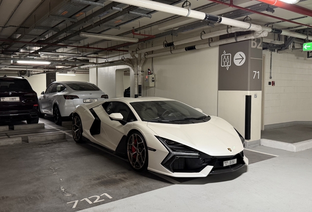 Lamborghini Revuelto