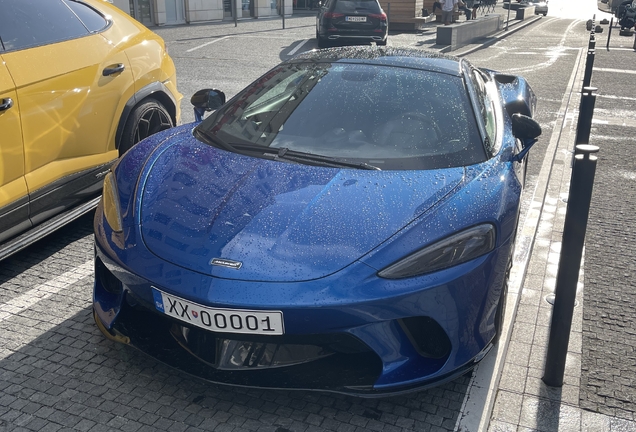 McLaren GT