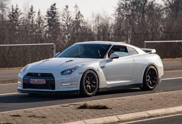 Nissan GT-R 2011