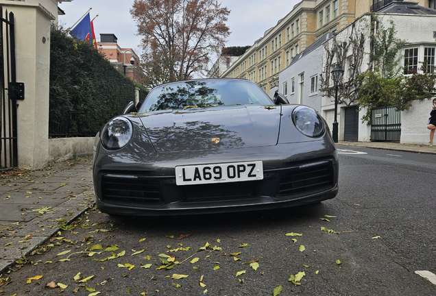 Porsche 992 Carrera 4S Cabriolet