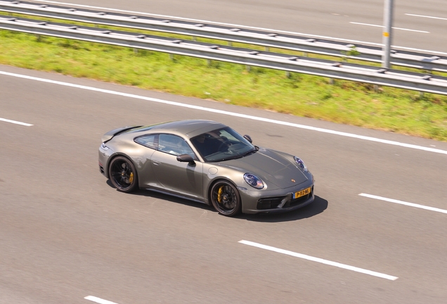 Porsche 992 Carrera GTS