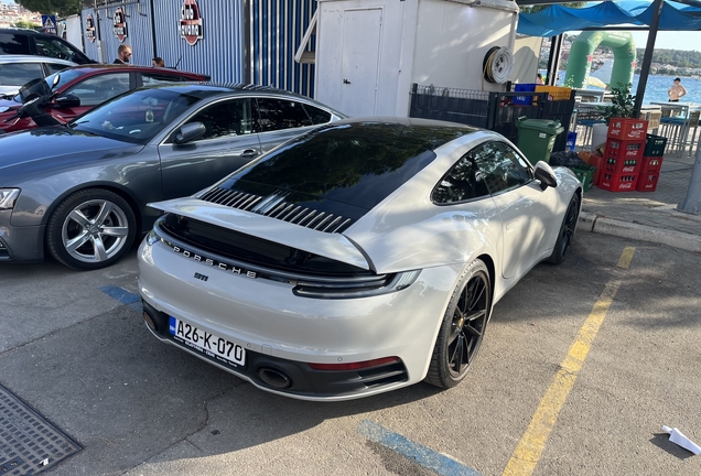 Porsche 992 Carrera GTS