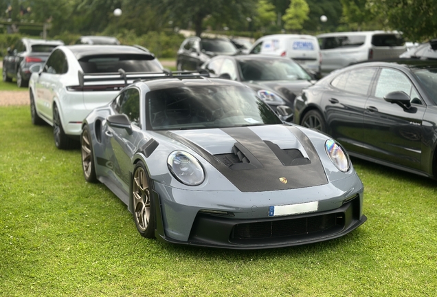 Porsche 992 GT3 RS Weissach Package