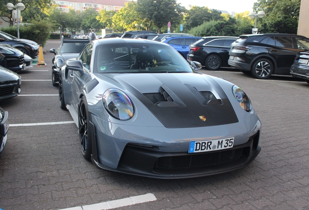 Porsche 992 GT3 RS Weissach Package