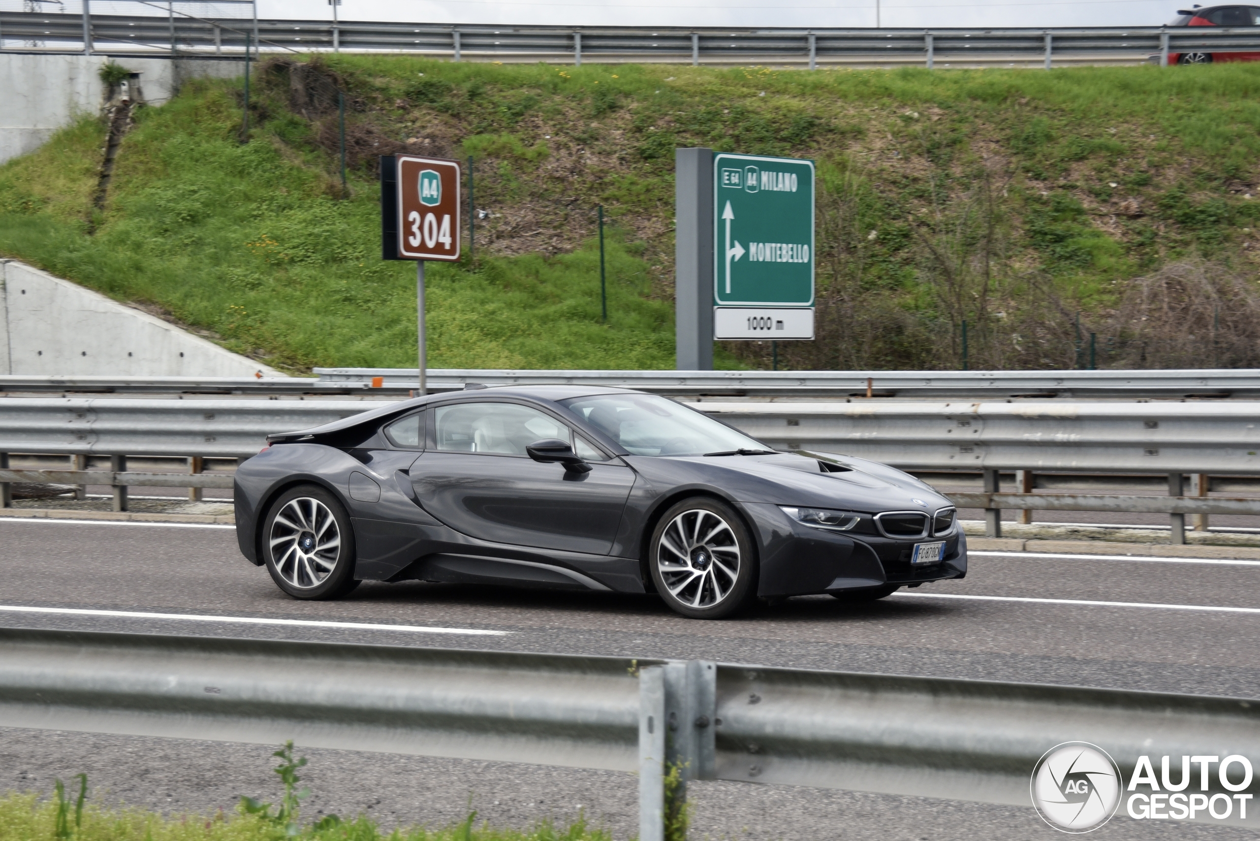 BMW i8