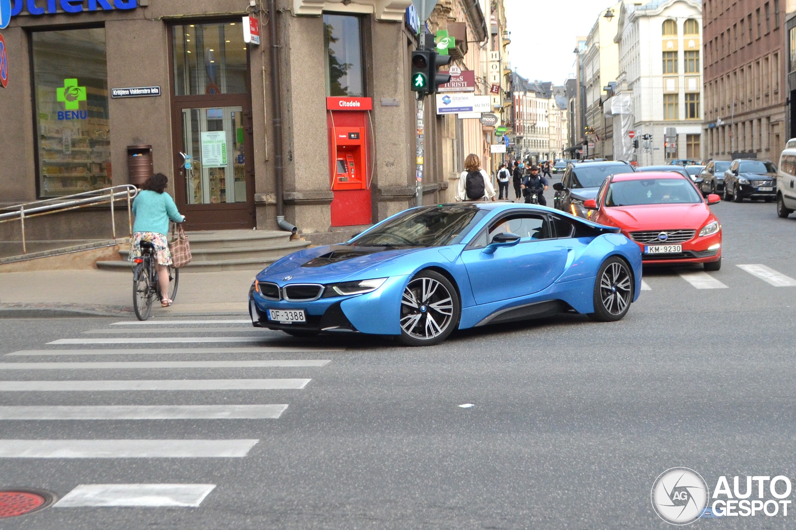 BMW i8