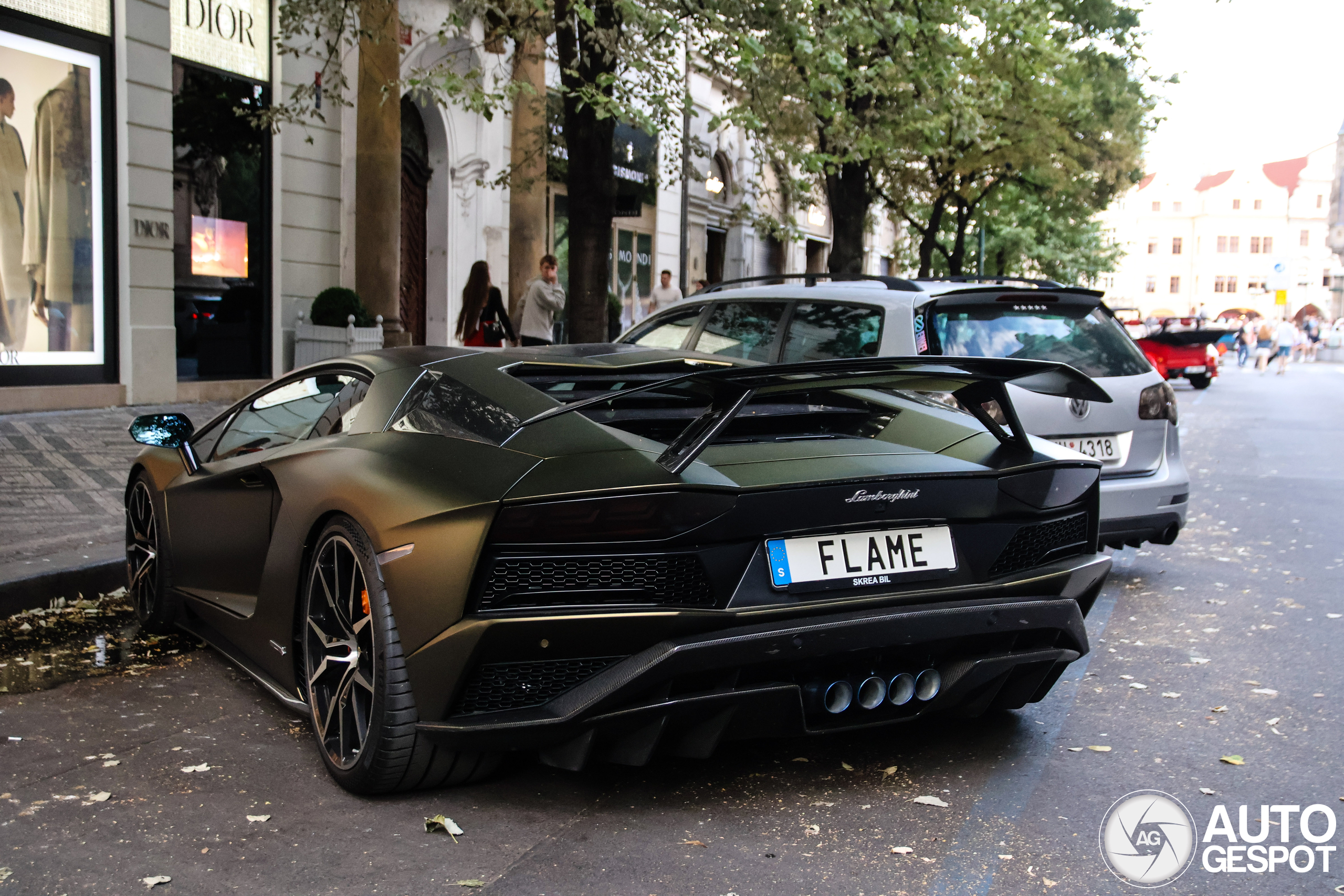 Lamborghini Aventador S LP740-4