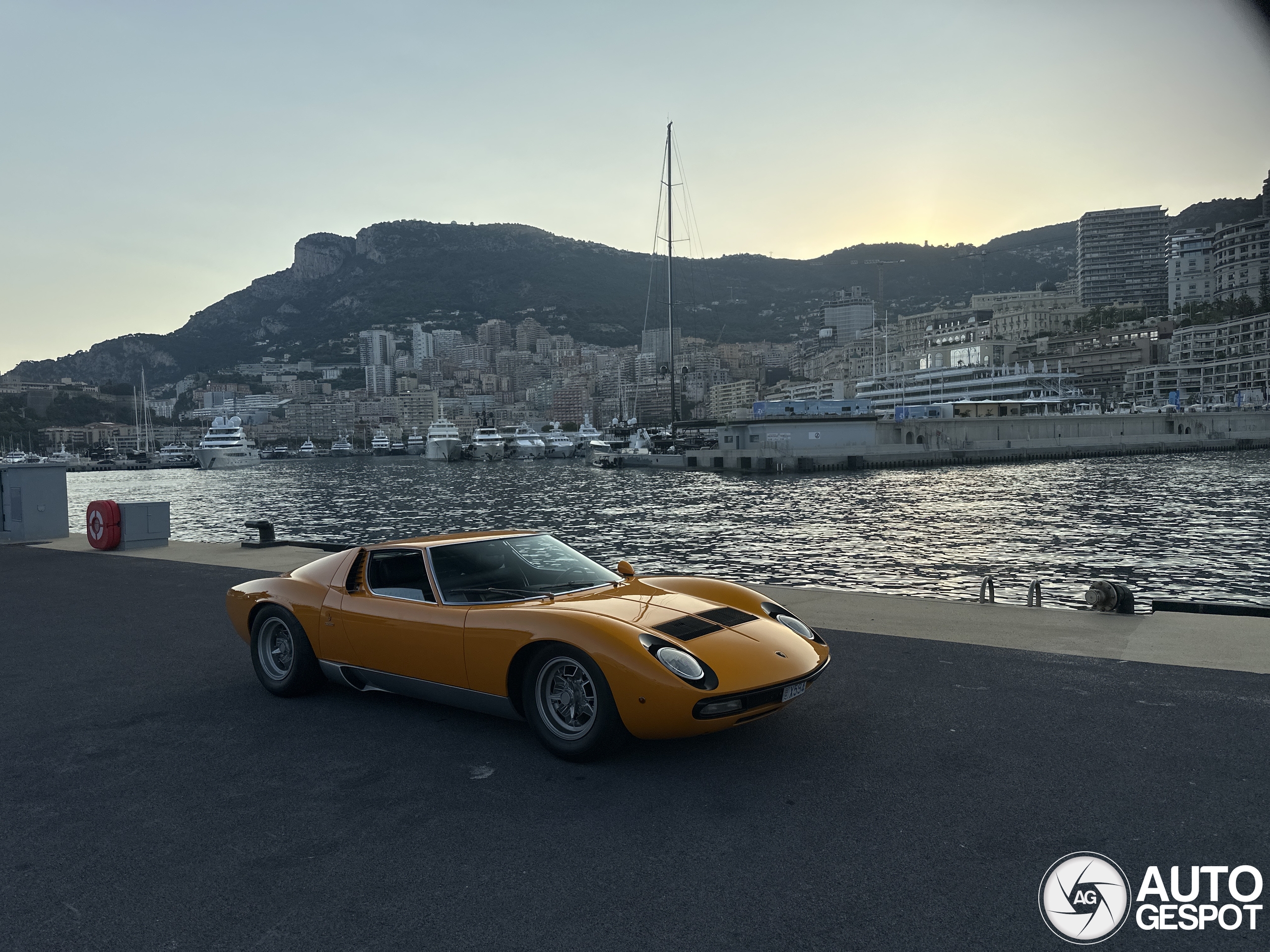 Lamborghini Miura P400 SV