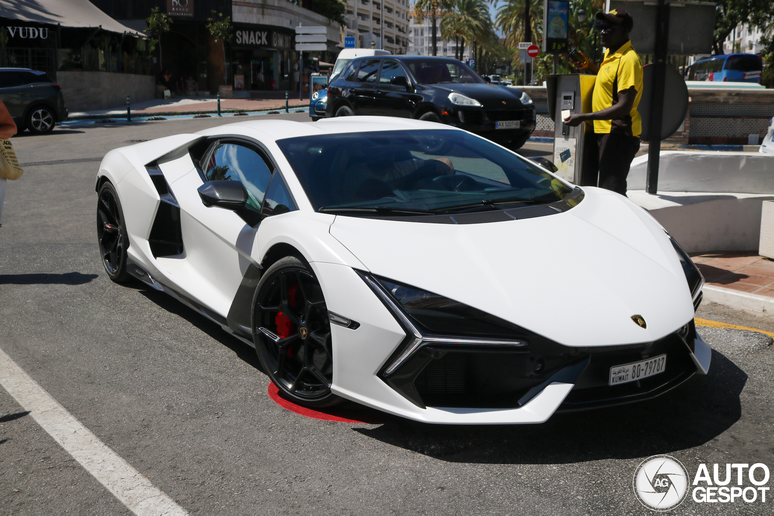 Lamborghini Revuelto