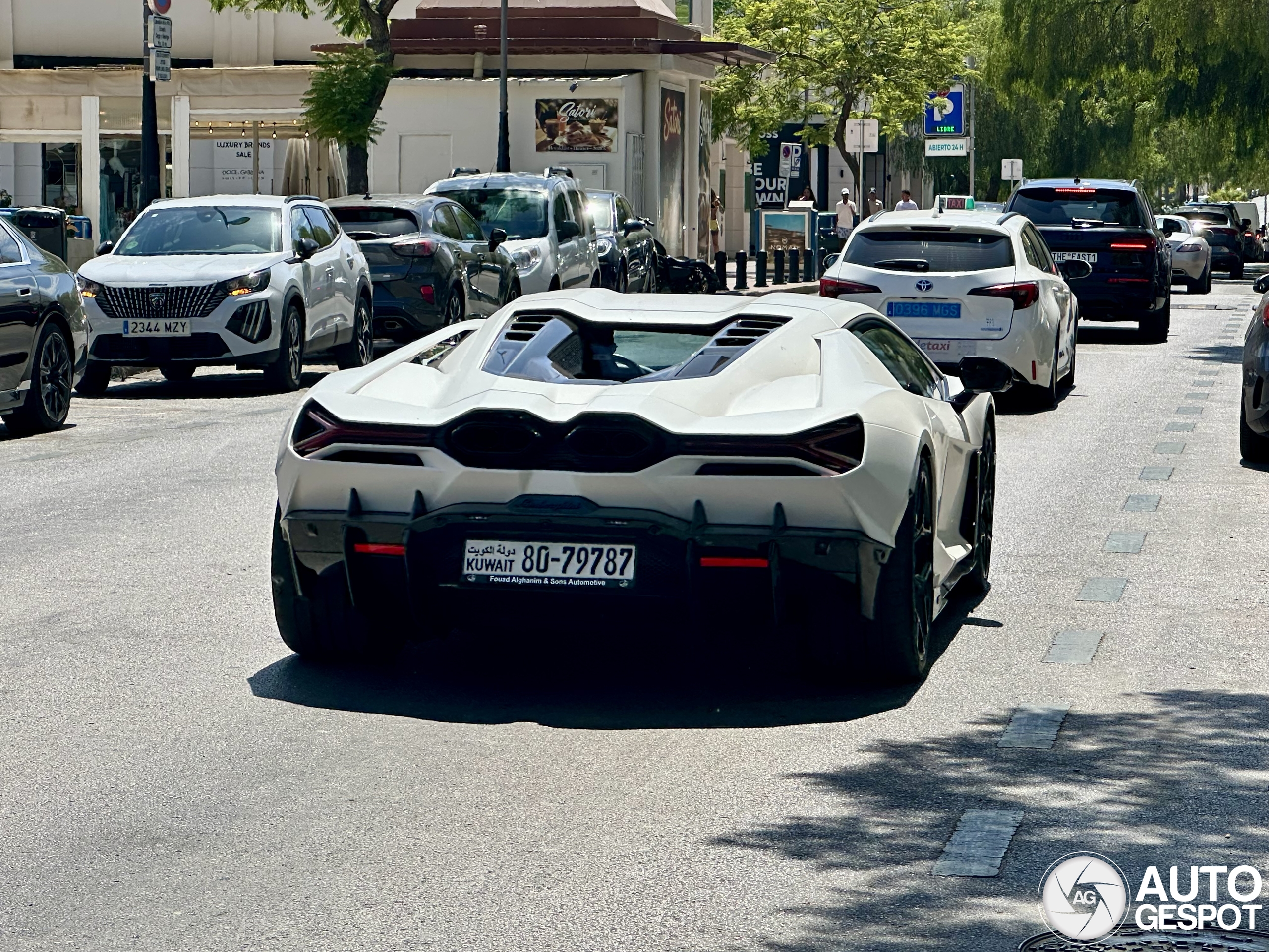 Lamborghini Revuelto