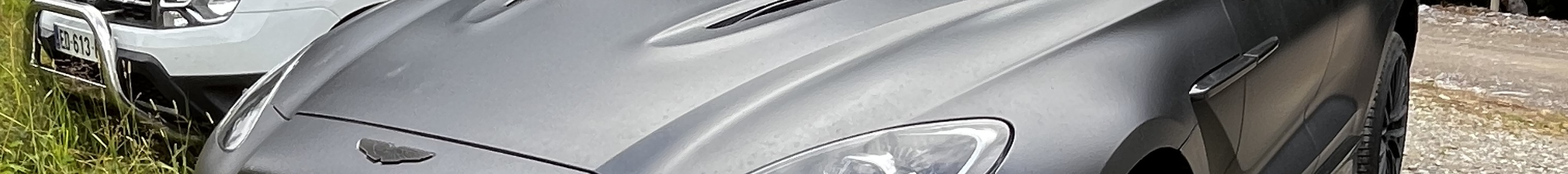 Aston Martin DBX707