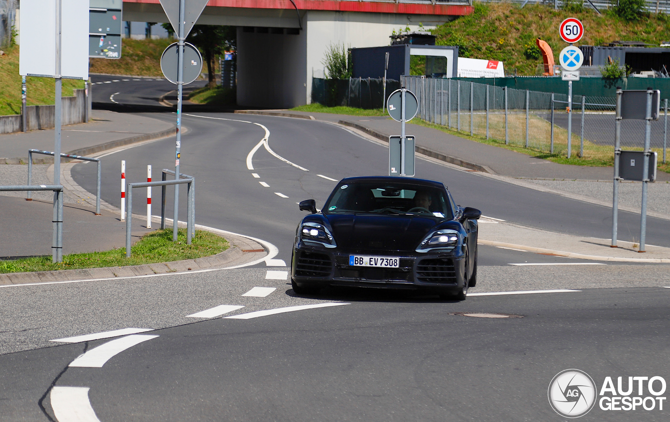 Porsche 718 Cayman EV
