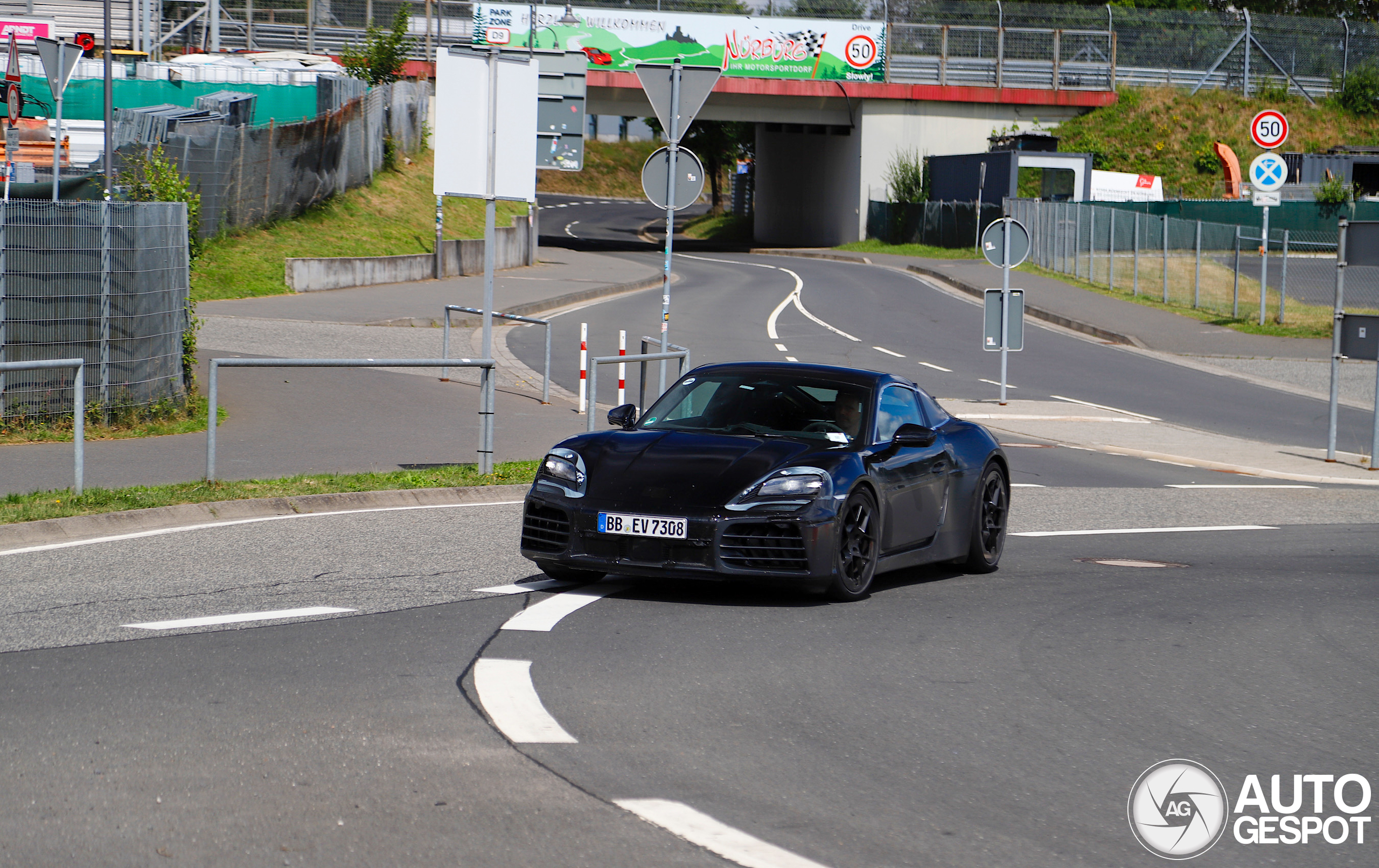 Porsche 718 Cayman EV