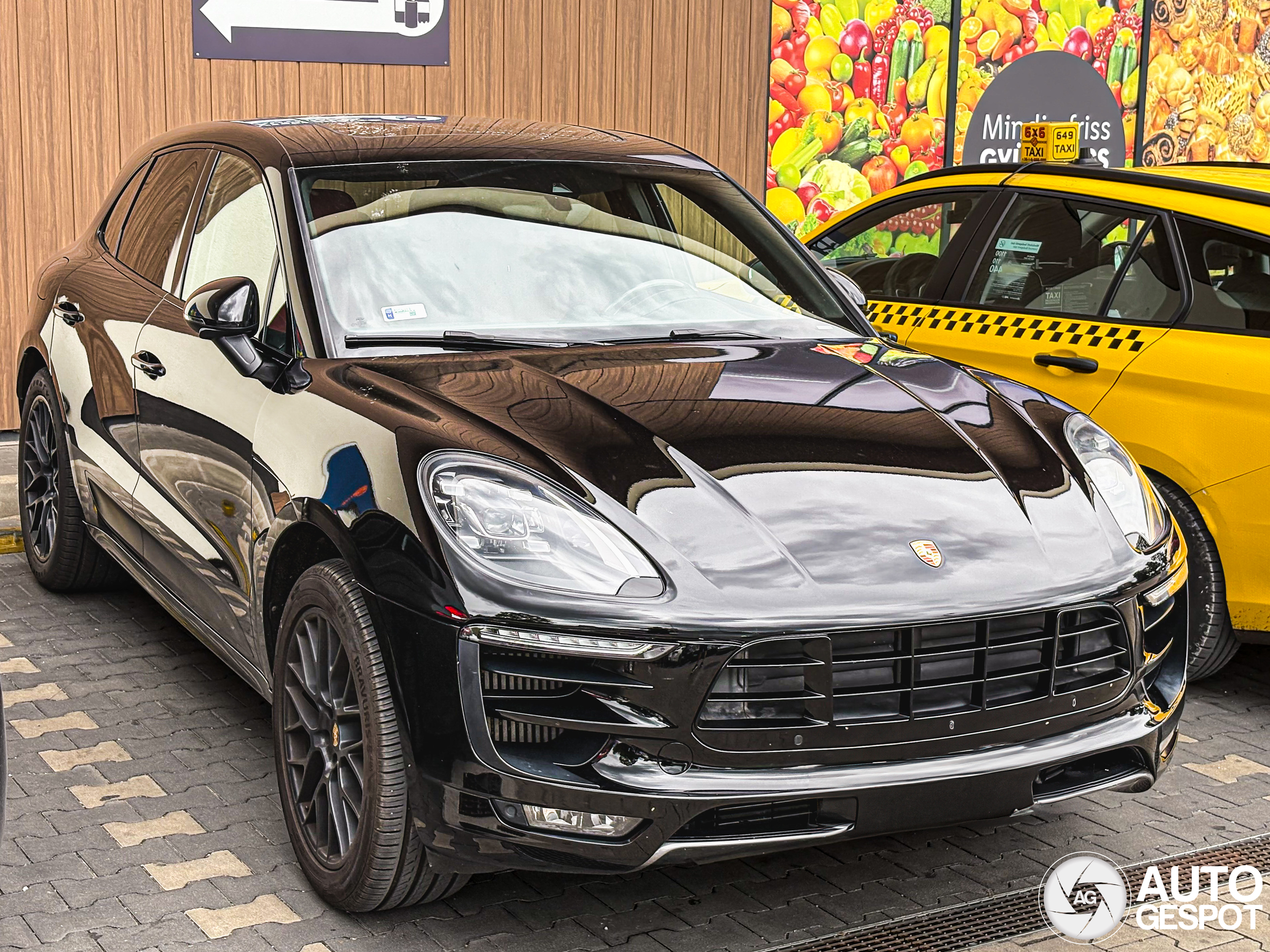 Porsche 95B Macan GTS