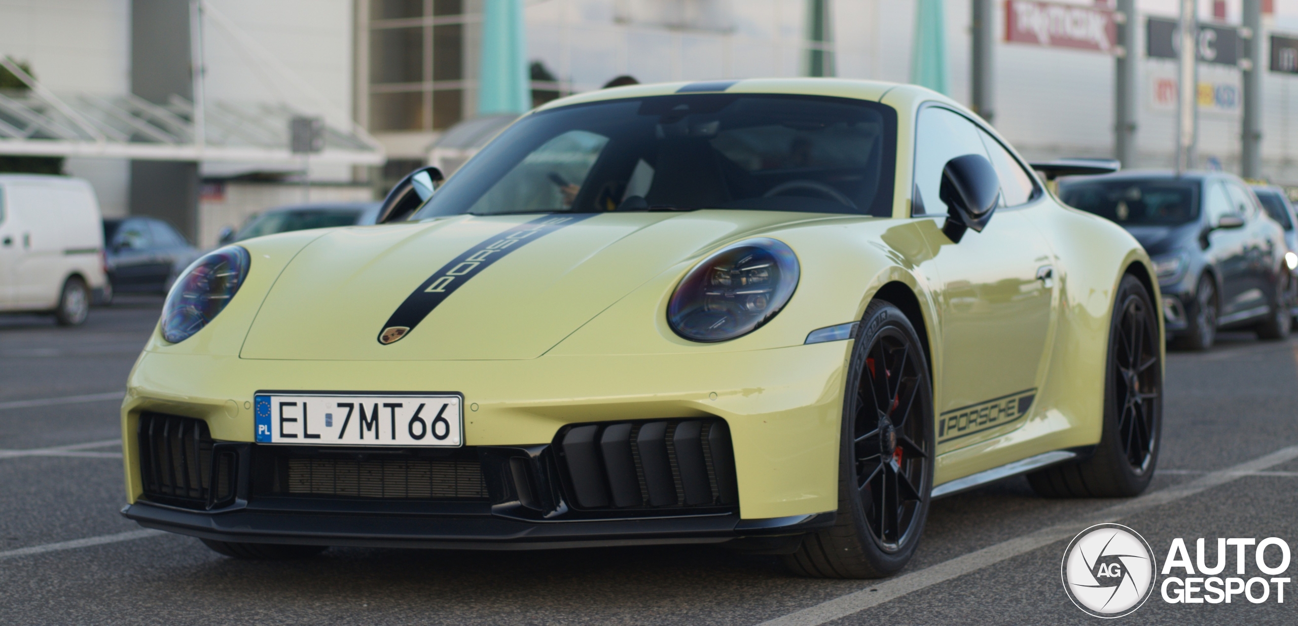Porsche 992 Carrera 4 GTS MkII