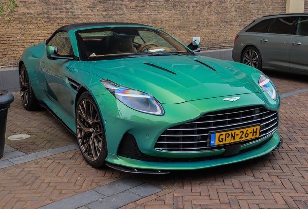 Aston Martin DB12 Volante