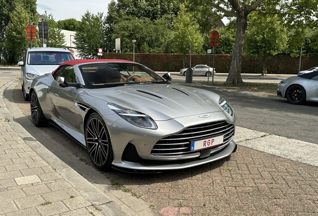 Aston Martin DB12 Volante